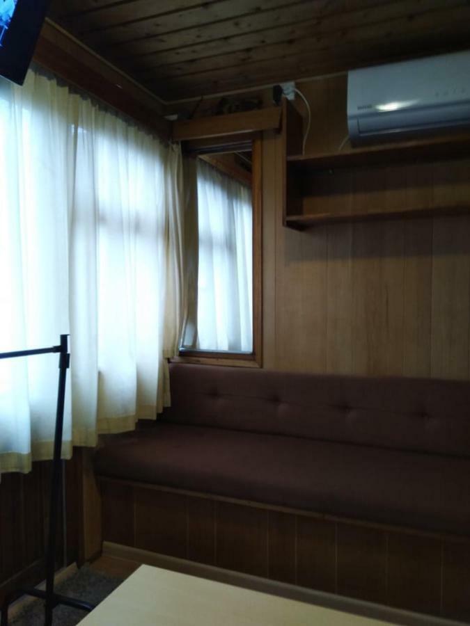 Two Rooms Rustic House - Self Check-In Bucharest Exterior photo