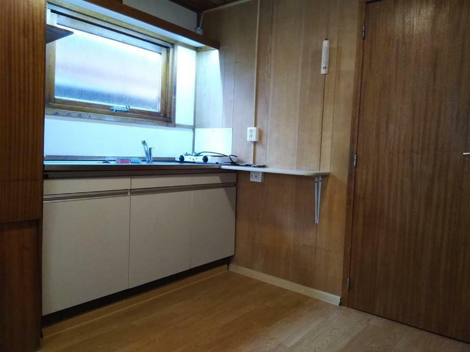Two Rooms Rustic House - Self Check-In Bucharest Exterior photo